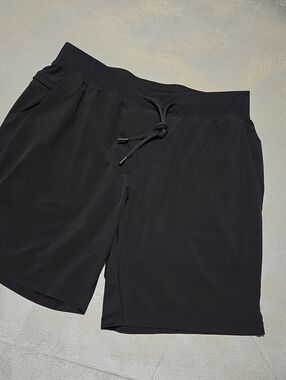lululemon athletica Men's Black Hybrid Performance Shorts